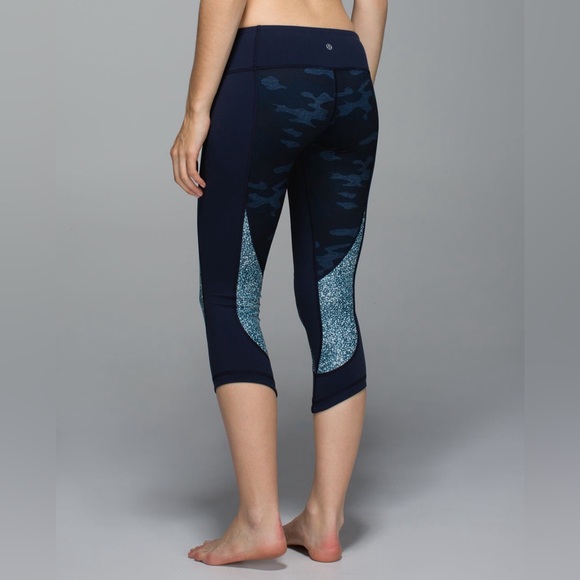 Lululemon Wunder Under Crop Full-On Luon Lotus Camo Oil Slick Blue Inkwell size6 - Picture 4 of 14